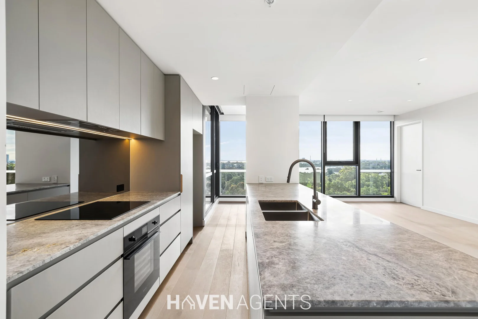 Additional image 4 of 901/8 Louise Street, Melbourne VIC 3004