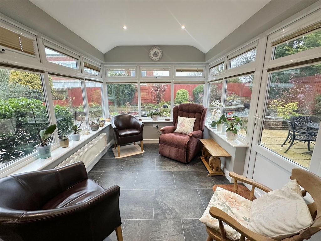Additional image 8 of 3 bed detached bungalow for saleHoward Gardens, Brampton CA8
