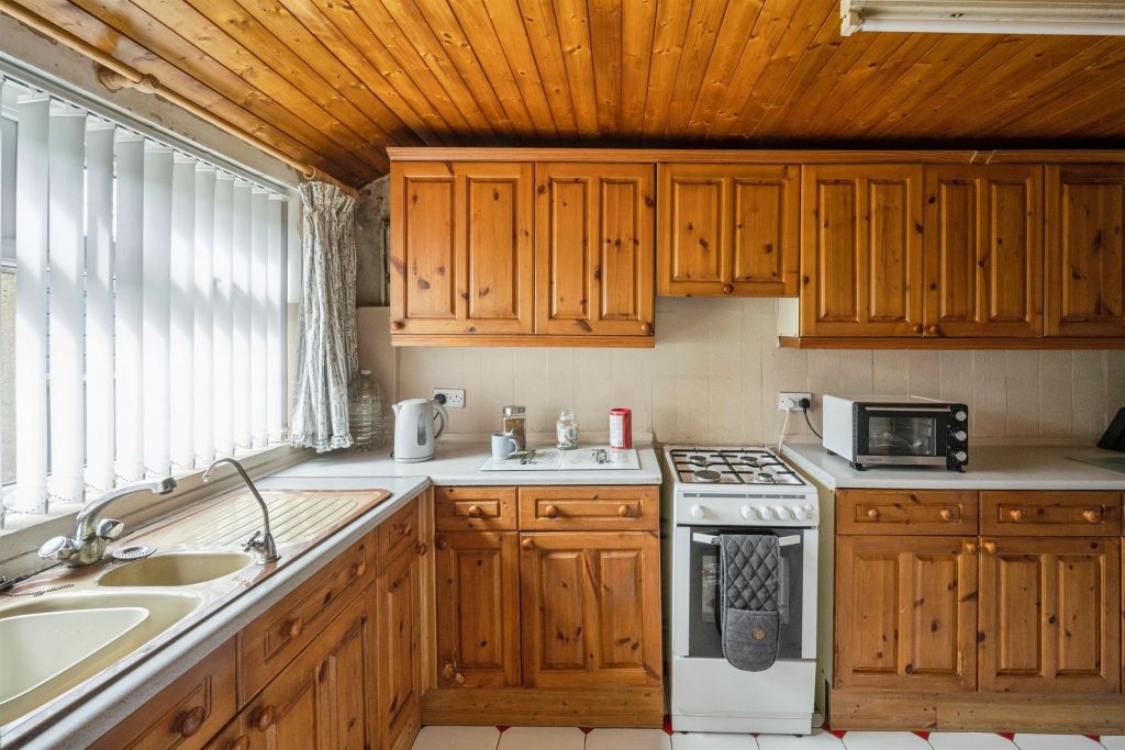 Additional image 4 of 3 bed semi-detached house for saleReginald Road, Scunthorpe DN15