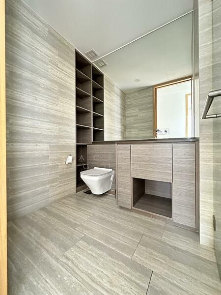 105 Prince Charles Crescent photo 5