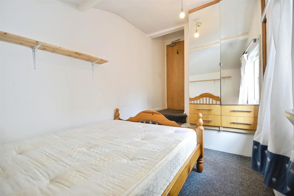 Additional image 8 of 5 bed semi-detached house for saleNew Road, Brentford TW8