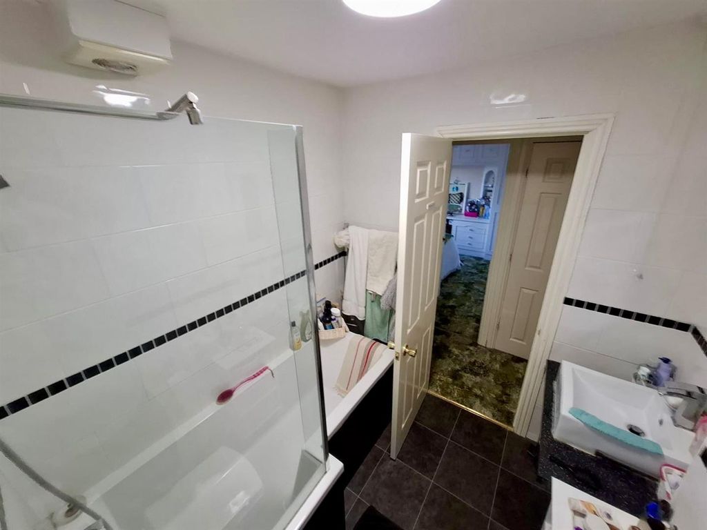 Additional image 11 of 2 bed flat for saleAlexandra Court, Bridlington YO15
