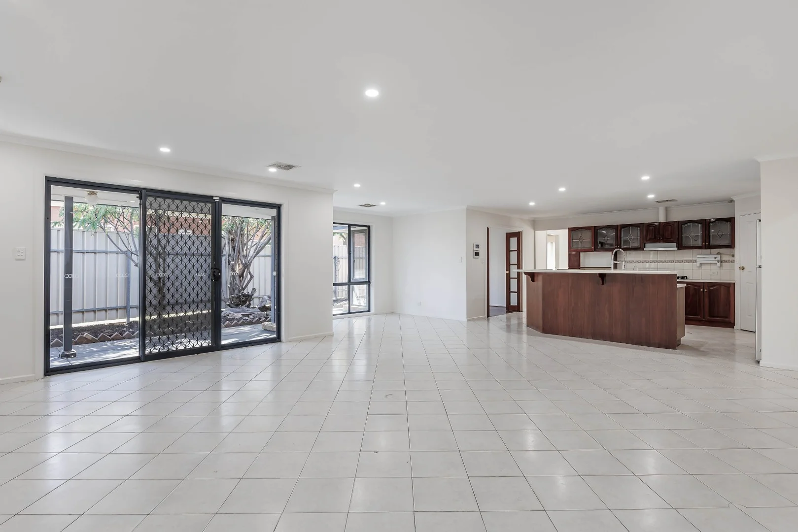 43 Dumfries Avenue, Northfield SA 5085