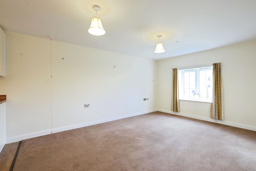 1 bed flat for saleSargent Square, Broadway, Worcestershire WR12 photo 4