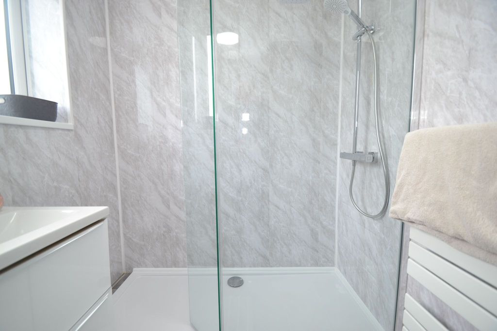 Additional image 11 of 3 bed chalet for saleBrackendale Avenue, Bradford BD10