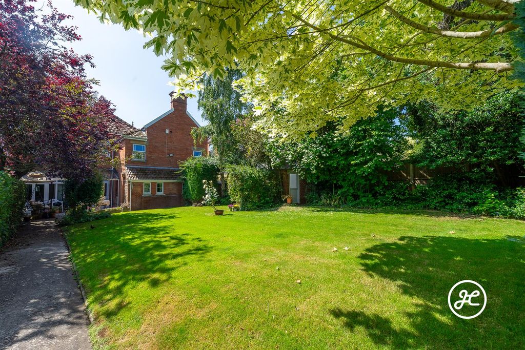 Additional image 3 of 5 bed detached house for saleDurleigh Road, Bridgwater TA6
