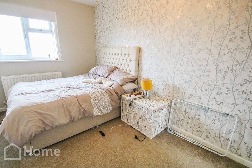 Additional image 4 of 2 bed flat for saleAvonfield Avenue, Bradford On Avon BA15