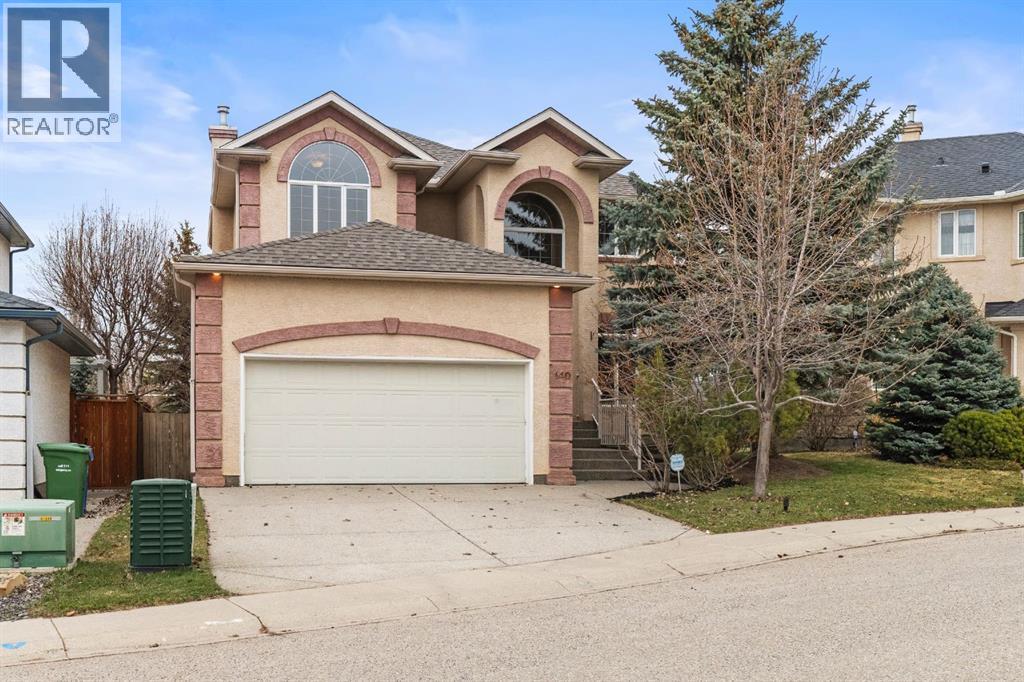 140 Simcoe Close SW