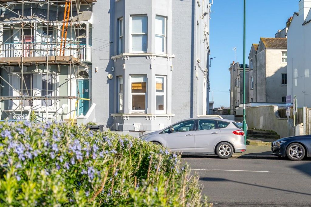 2 bed maisonette for saleMaisonette, Park Road, Bognor Regis PO21