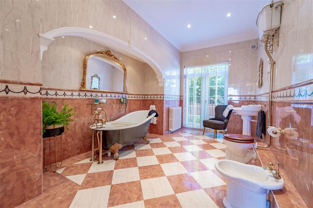 Additional image 29 of 5 bed detached house for saleGrangelea Gardens, Bramcote, Nottingham NG9