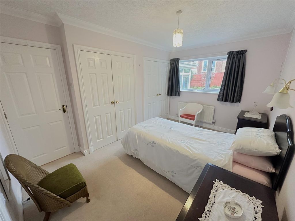 Additional image 16 of 3 bed detached bungalow for saleHoward Gardens, Brampton CA8
