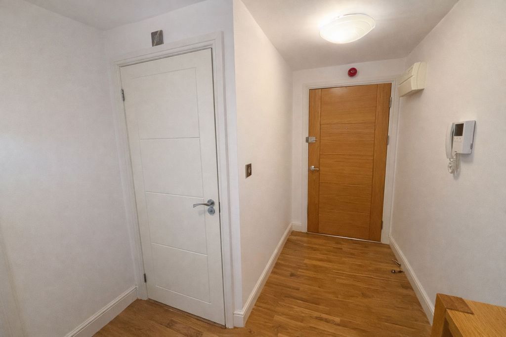 Additional image 2 of 3 bed flat for saleChrisharben Court, Green End, Clayton, Bradford BD14