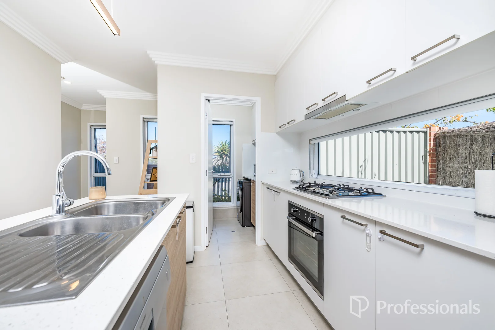 1/77 Aviator Boulevard, Clarkson WA 6030 photo 3