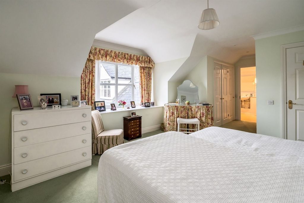 Additional image 8 of 2 bed flat for saleShirleys Drive, Prestbury SK10
