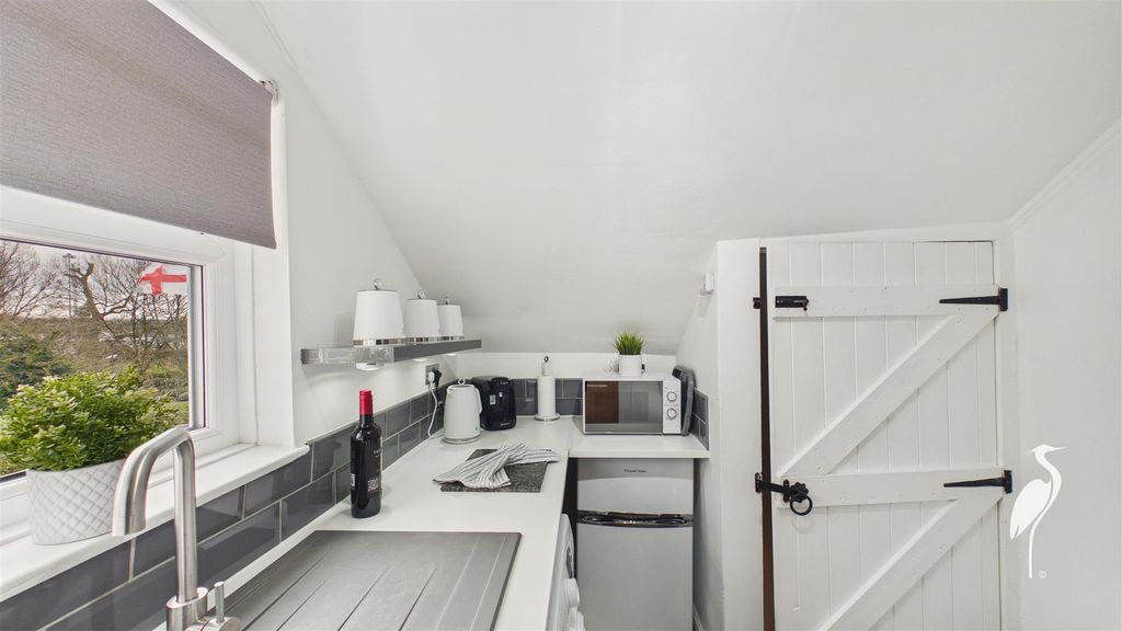 2 bed flat for salePages Buildings, Boldon Colliery NE35 photo 5