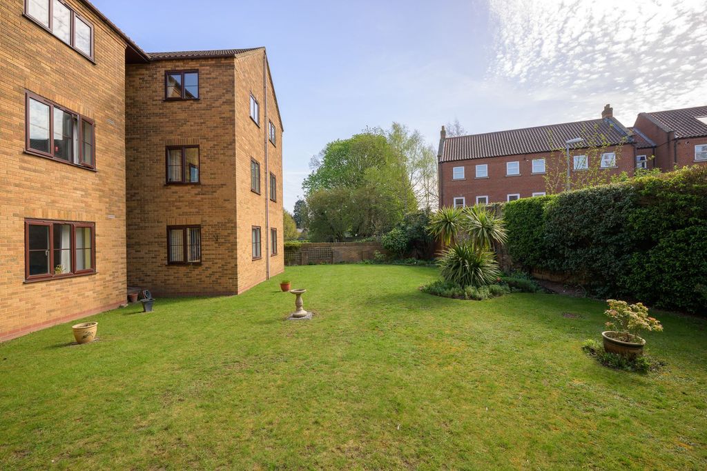 Additional image 10 of 1 bed flat for saleWilloughby Road, Boston PE21