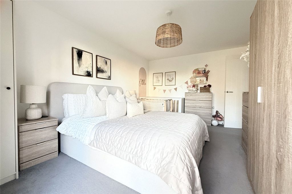 Additional image 11 of 2 bed flat for saleHotham Drive, Binfield, Bracknell RG42