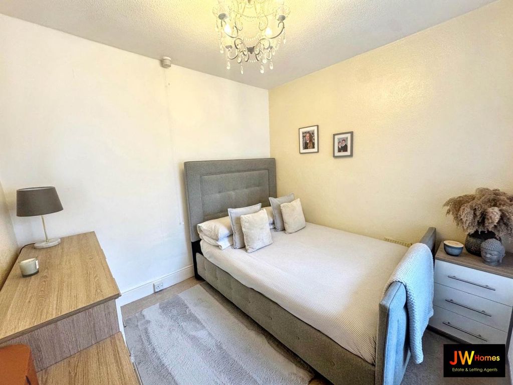 Additional image 8 of 3 bed property for saleSir Ivors Road, Pontllanfraith NP12