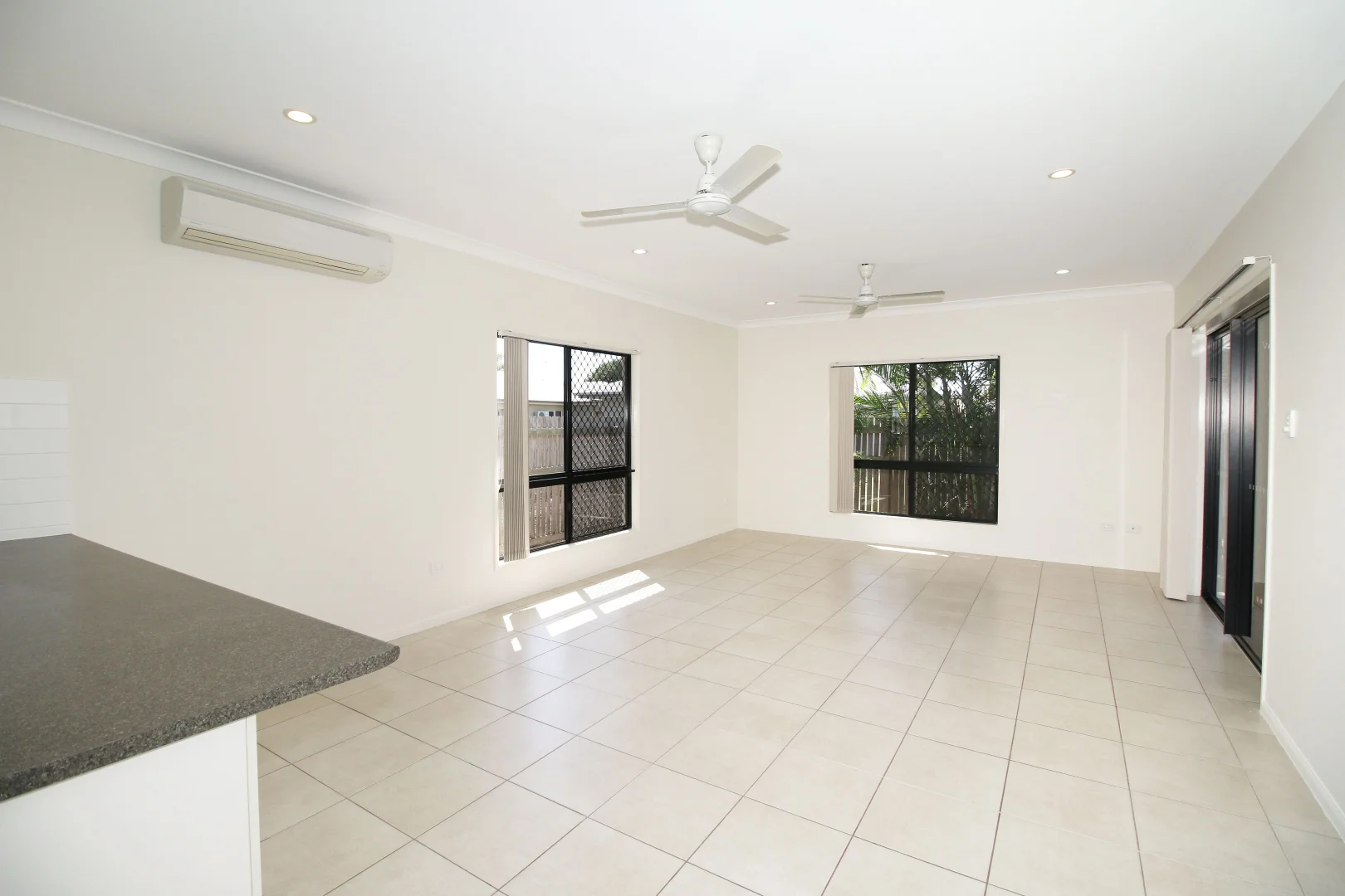 15 Skardon Place, Kelso QLD 4815 photo 3