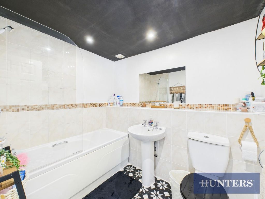 Additional image 11 of 2 bed flat for saleThe Crescent, Bridlington YO15