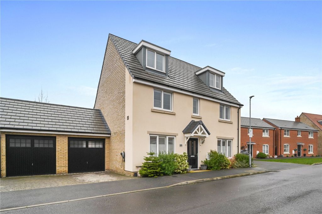 5 bed detached house for saleClark Street, Bishop's Stortford, Hertfordshire CM23