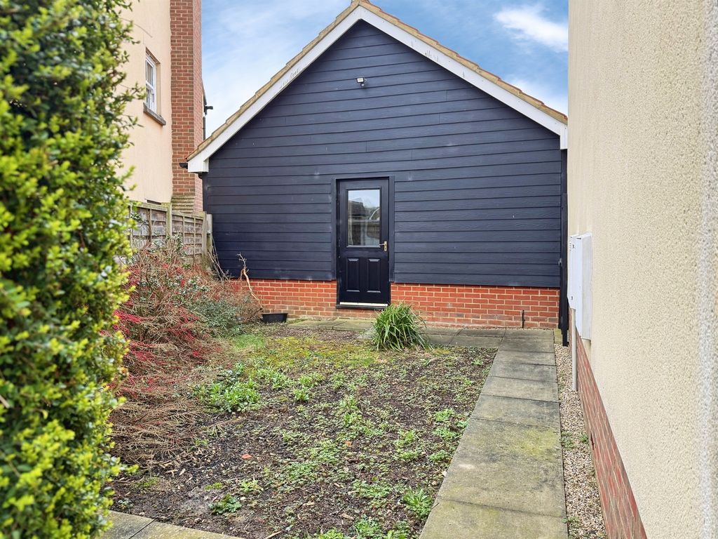 Additional image 18 of 6 bed detached house for saleApley Way, Lower Cambourne, Cambridge CB23