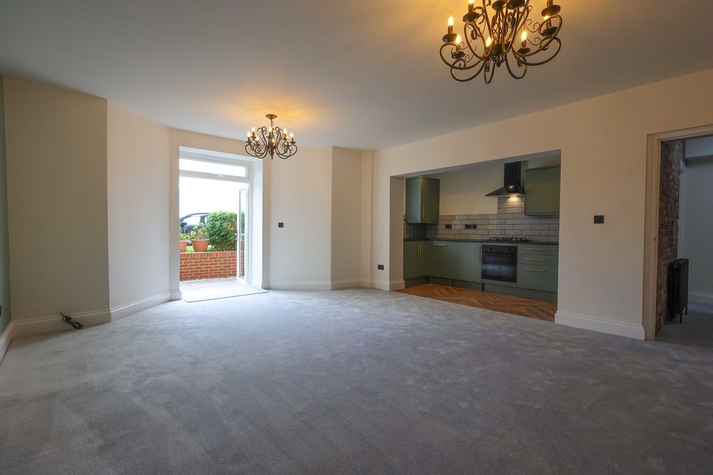 Additional image 3 of 2 bed flat for salePrinces Road, Clevedon BS21