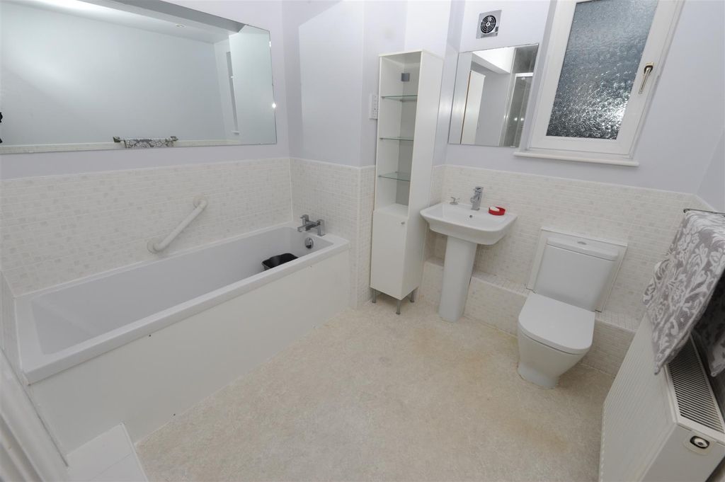 Additional image 4 of 2 bed flat for saleJavelin Close, Idle, Bradford BD10