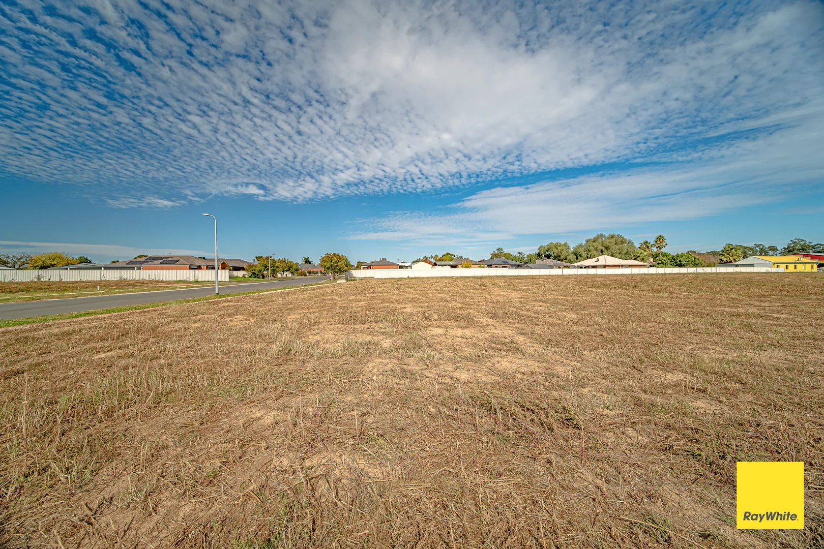 1 Peachleaf Court, Epsom VIC 3551 photo 4
