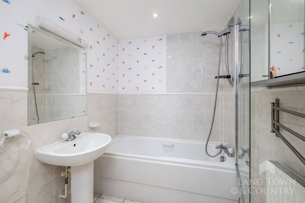Additional image 10 of 2 bed flat for saleDiscovery Wharf, North Quay, Sutton Harbour PL4