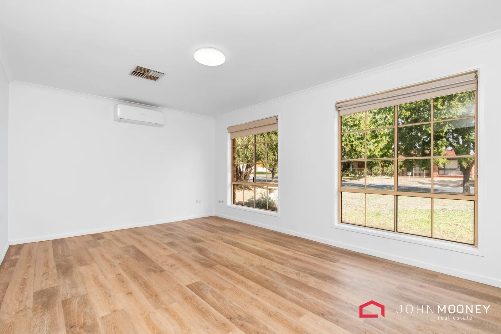 Additional image 5 of 20 Karoom Drive, Glenfield Park NSW 2650
