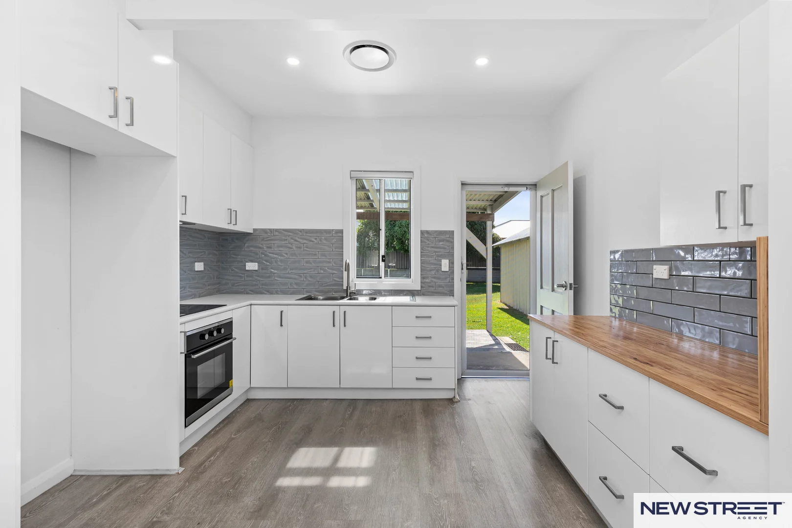 Additional image 3 of 31 Lake Road, Swansea NSW 2281