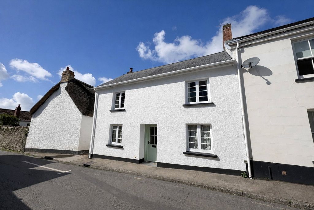3 bed end terrace house for saleEast Street, Braunton, Devon EX33