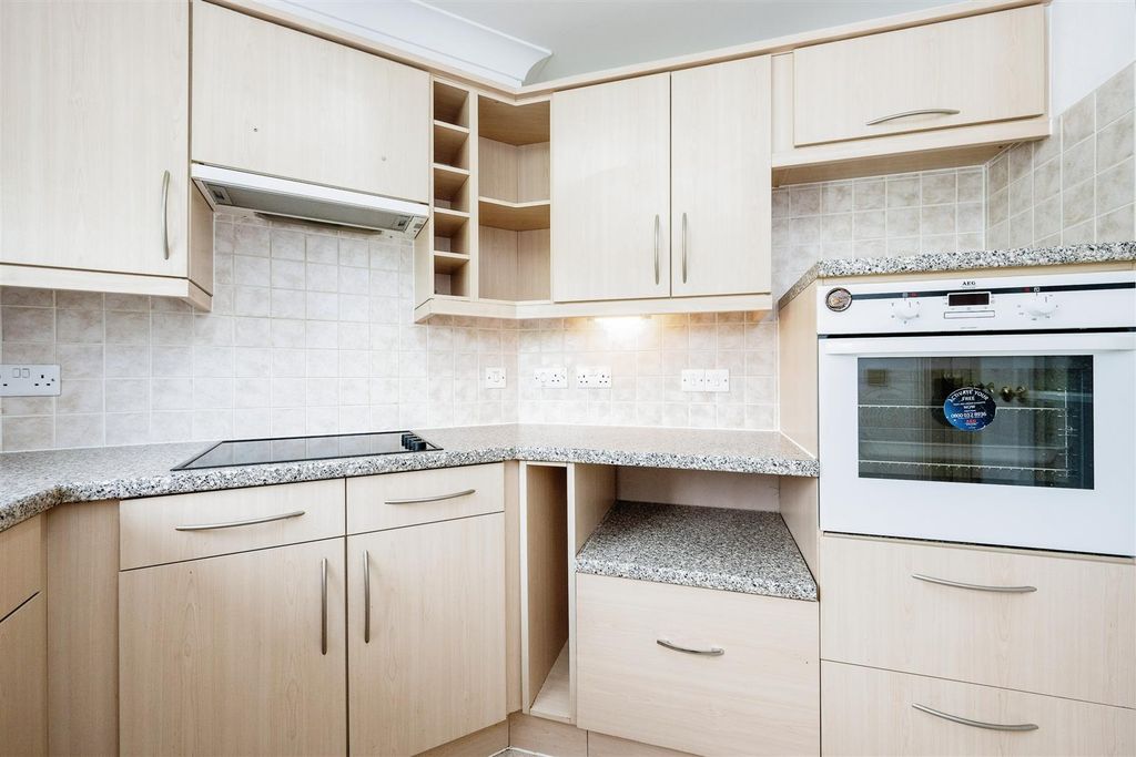 Additional image 6 of 1 bed flat for saleSt Rumbolds Court, Buckingham Road, Brackley NN13