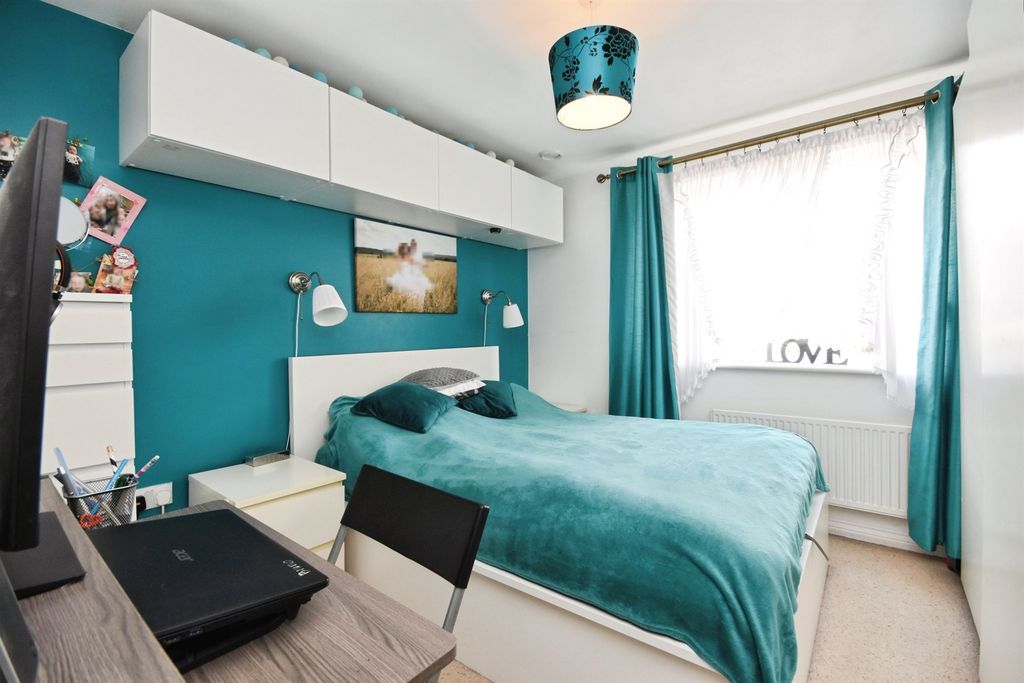 Additional image 9 of 2 bed flat for salePerryfields, Braintree CM7