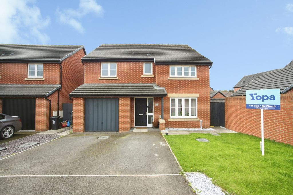 4 bed detached house for saleCastle Way, Newport NP10