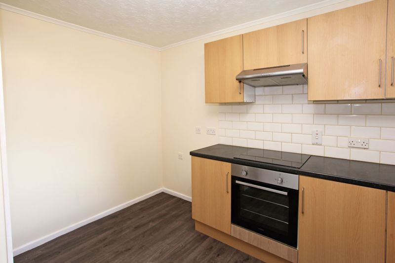 1 bed flat for saleBurford, Brookside TF3 photo 2