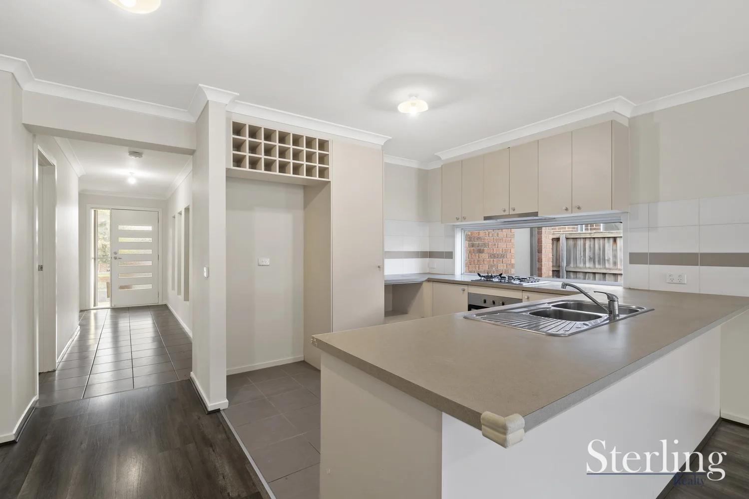 28 Larson Avenue, Tarneit VIC 3029 photo 2