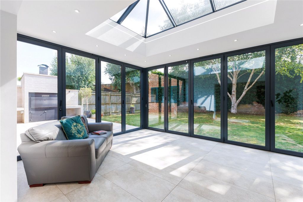 Additional image 5 of 6 bed detached house for saleBrackley, Northamptonshire NN13