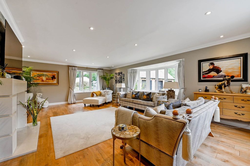 Additional image 3 of 6 bed detached house for saleGibbins Lane, Warfield, Bracknell, Berkshire RG42