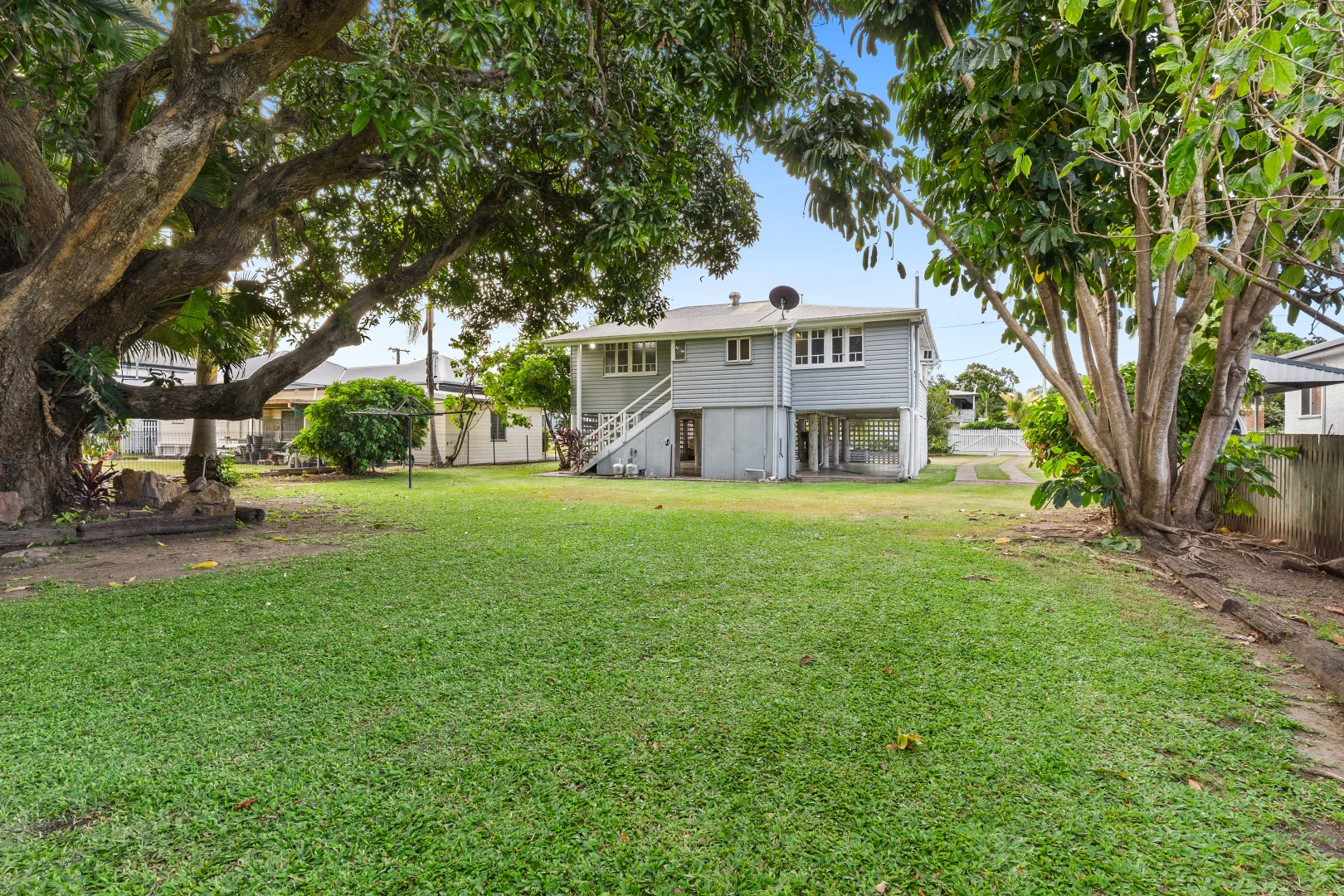 Additional image 12 of 274 McDougall Street, Koongal QLD 4701