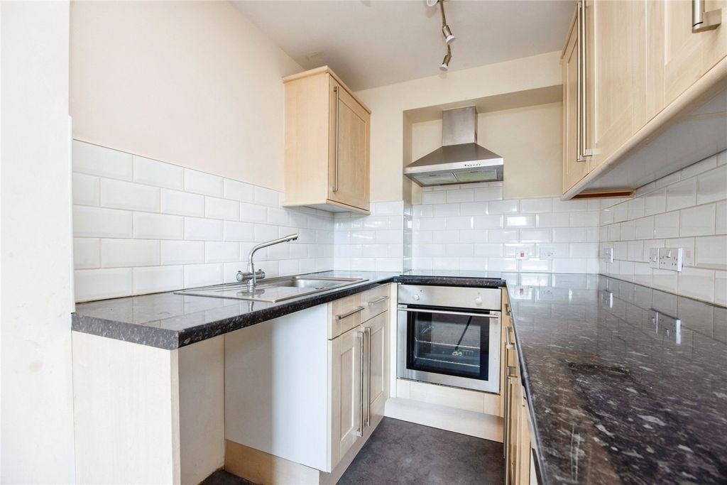Additional image 11 of 2 bed flat for saleCrinnicks Hill, Bodmin, Cornwall PL31