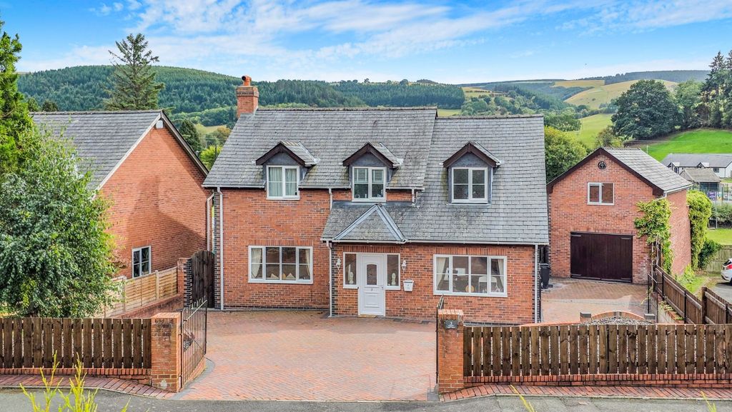 3 bed detached house for saleSpring Bank, Sarn, Newtown, Powys SY16
