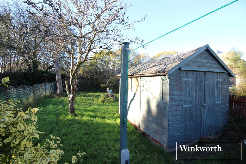 Additional image 18 of 3 bed semi-detached house for saleBullhead Road, Borehamwood, Hertfordshire WD6