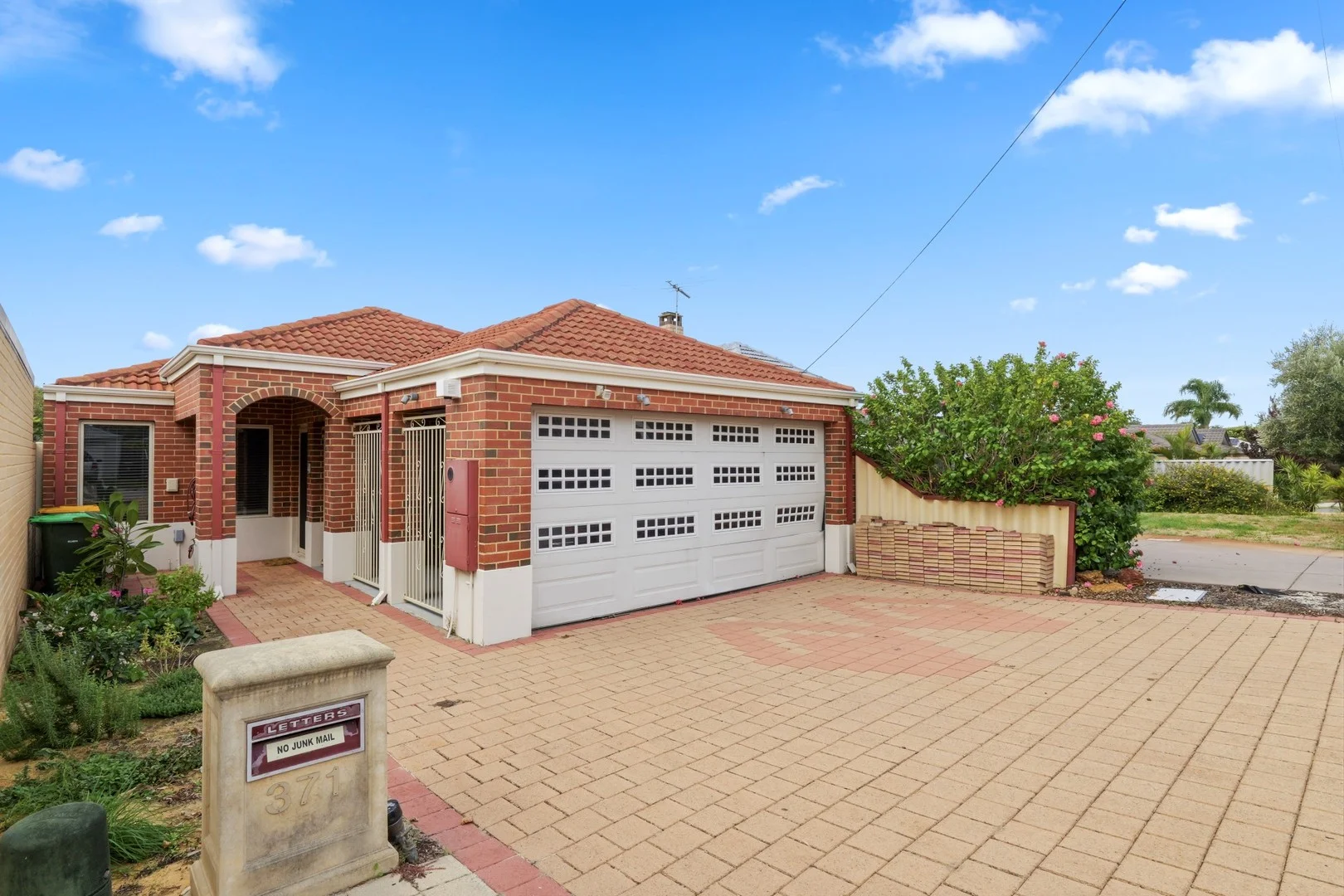 371 Knutsford Av, Kewdale WA 6105