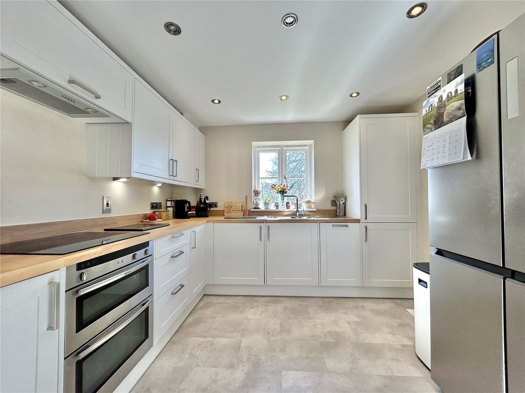 Additional image 4 of 2 bed flat for salePercy Gardens, Blandford Forum, Dorset DT11