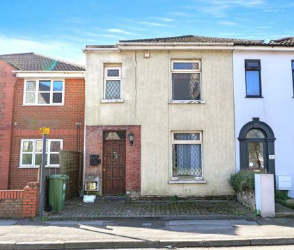 114 Waterloo Road, Southampton SO15