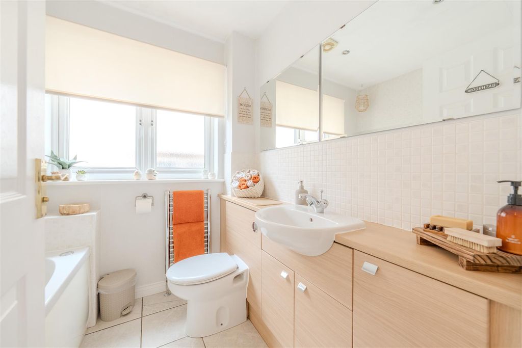 Additional image 17 of 3 bed detached house for sale83 Hallydown Crescent, Eyemouth TD14