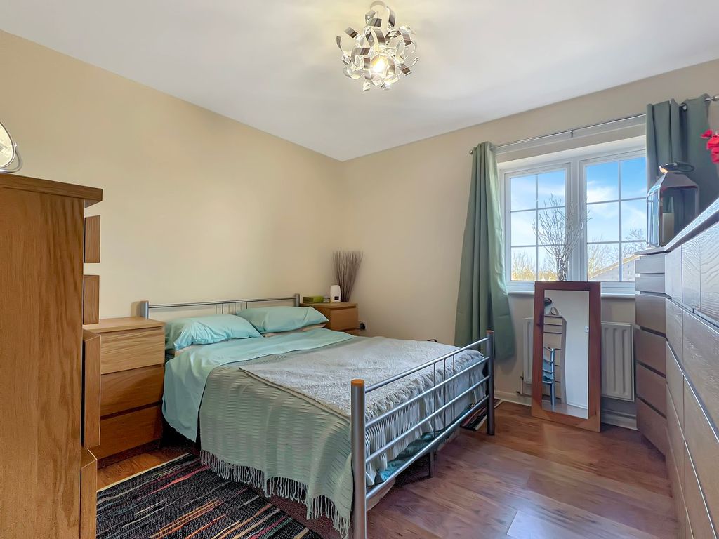 Additional image 10 of 2 bed flat for salePorters Field, Braintree CM7