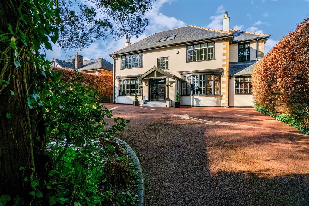 4 bed detached house for saleLeigh Road, Worsley, Manchester M28